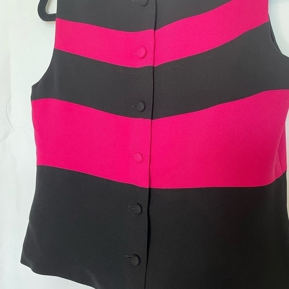 Casual Corner/ Black and hot pink sleeveless top back button up. - Picture 3 of 5